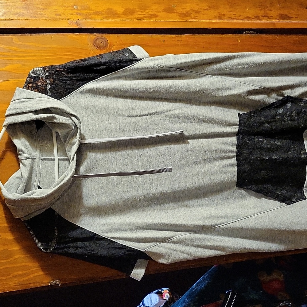 Livi active lace and sweat fabric tunic hoodie short sleeve top